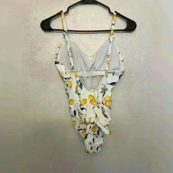 Jessica Simpson LEMONS Nice Lemons Tie-Waist One-Piece Swimsuit Size M - Picture 8 of 12